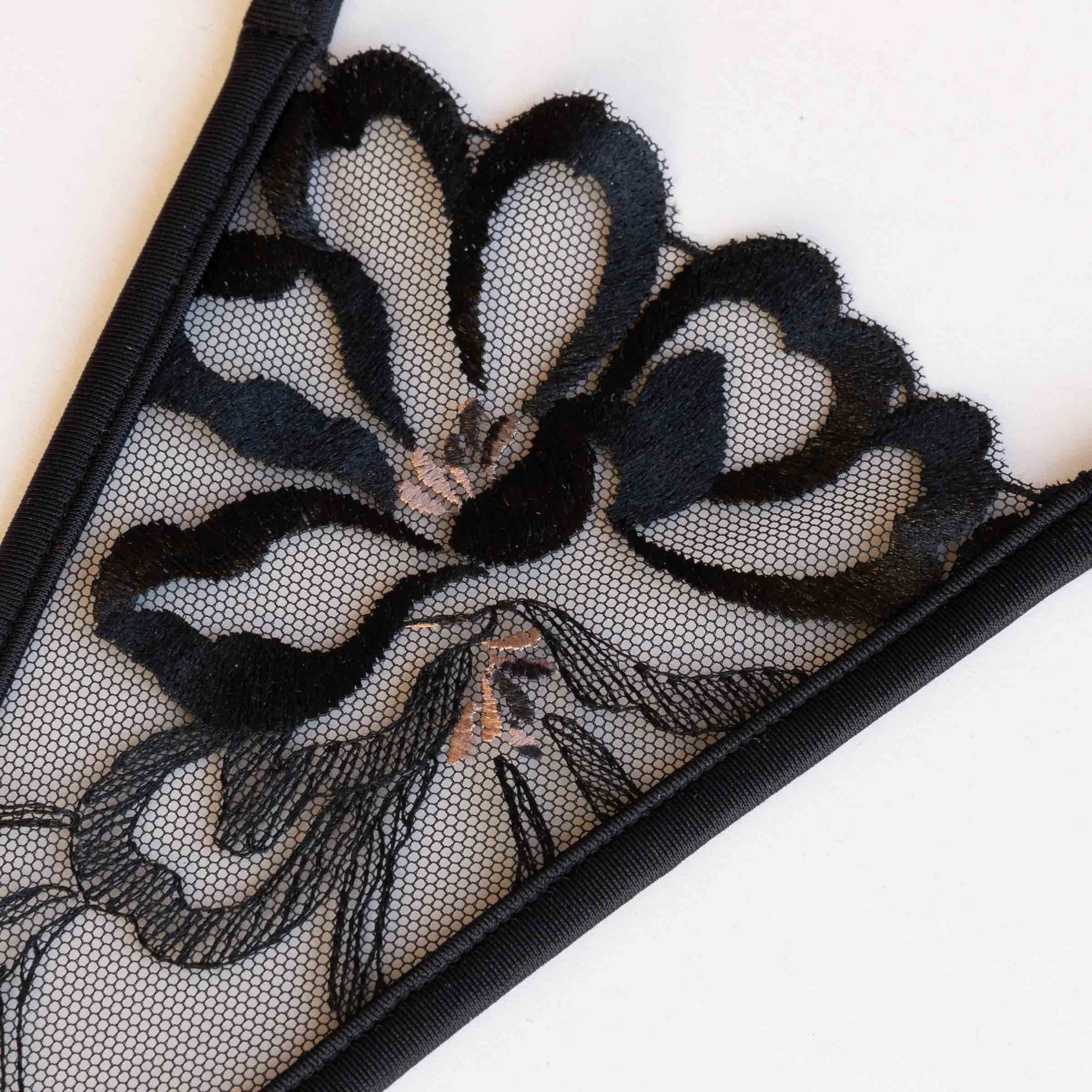 schwarze Spitze mini Tanga - black lace micro thong