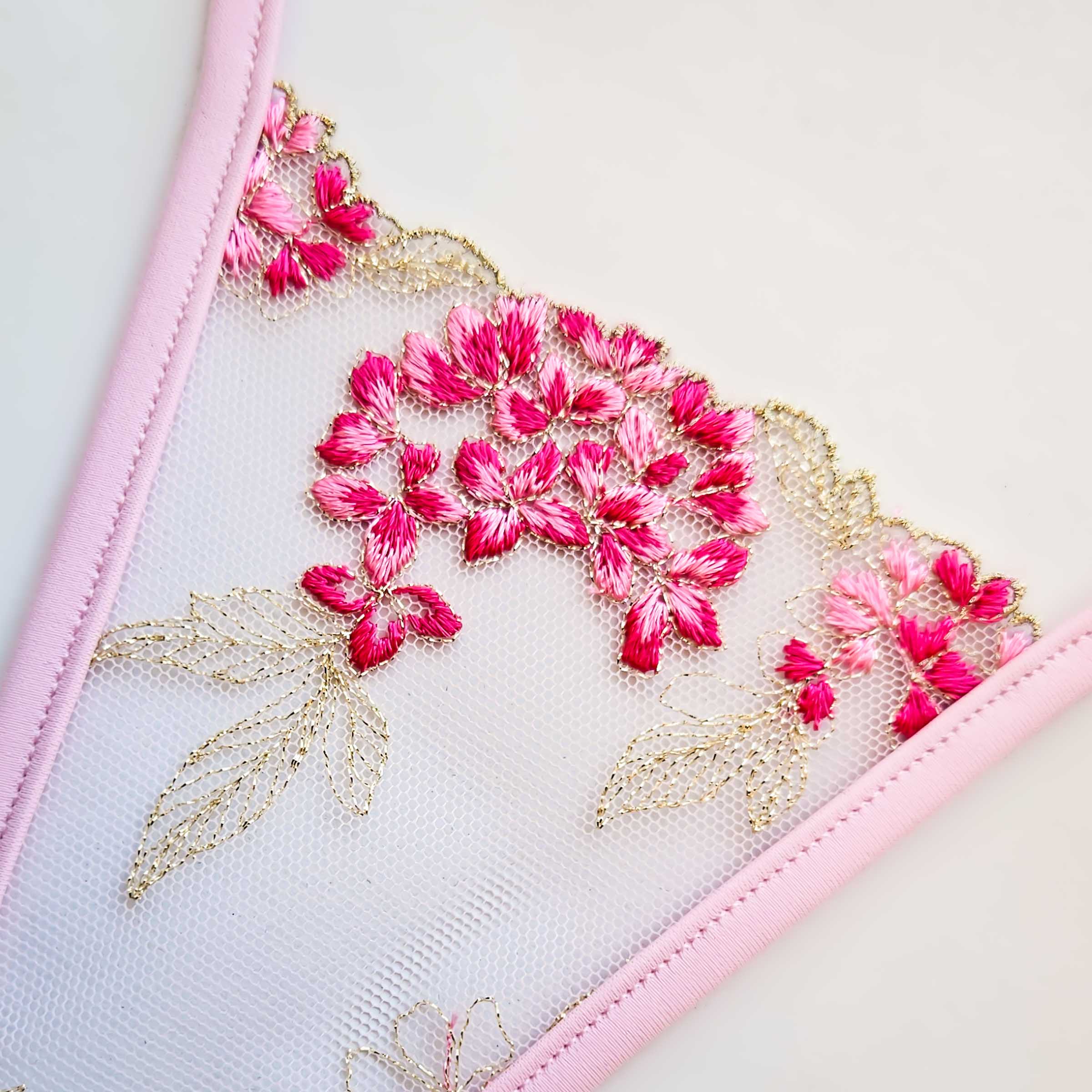String Spitze pink mit Blümchen- thong lace pink with flowers