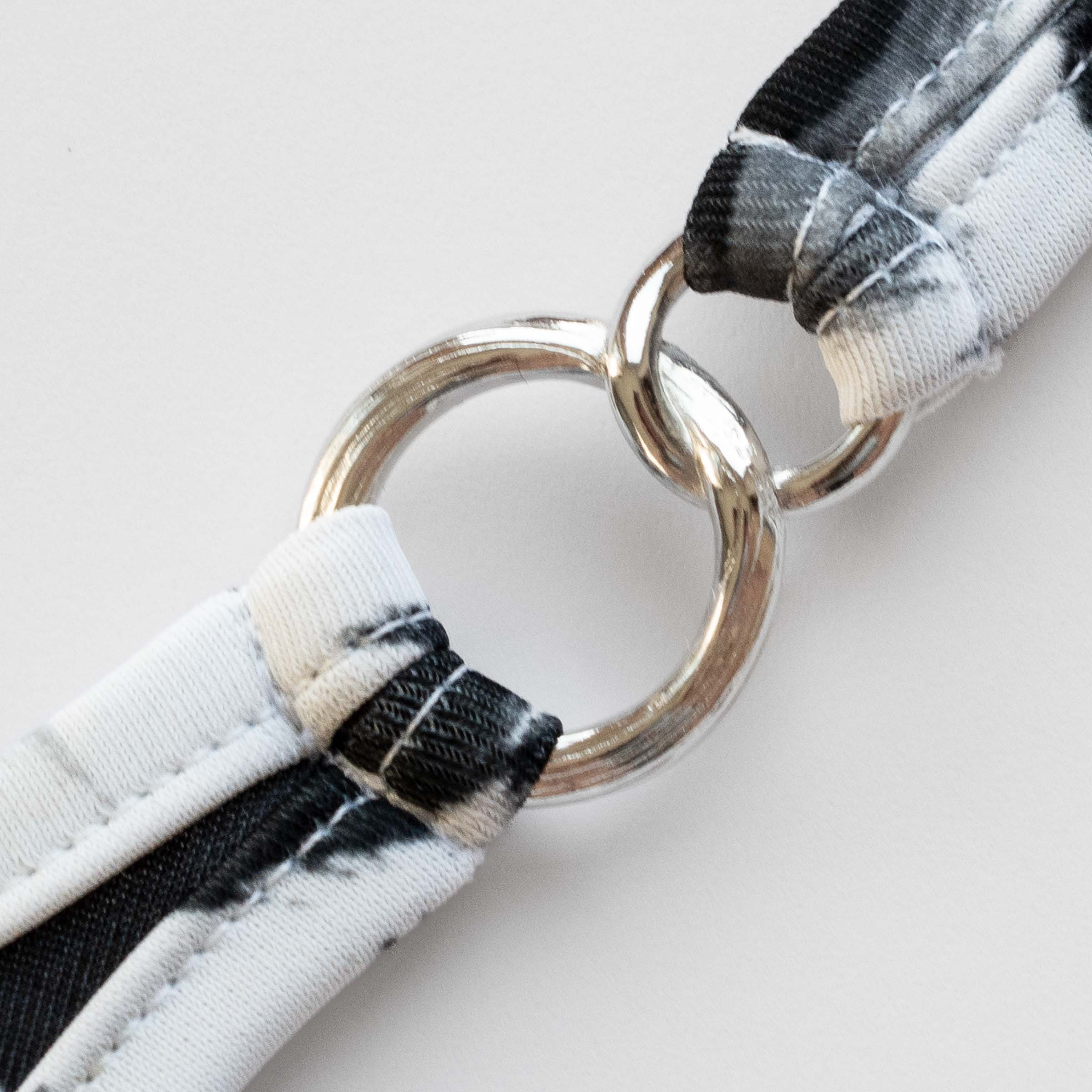 Bikini Tanga Snow Leopard Detail-Aufnahme silberner Ring