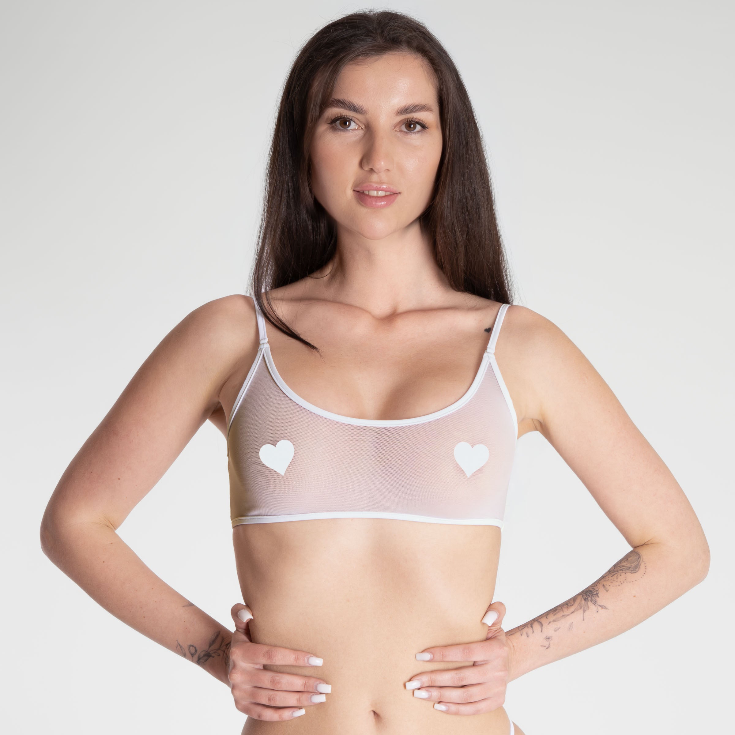 Transparent White Mesh Bralette mit zarten Trägern, clean sheer look und eleganter Frontansicht