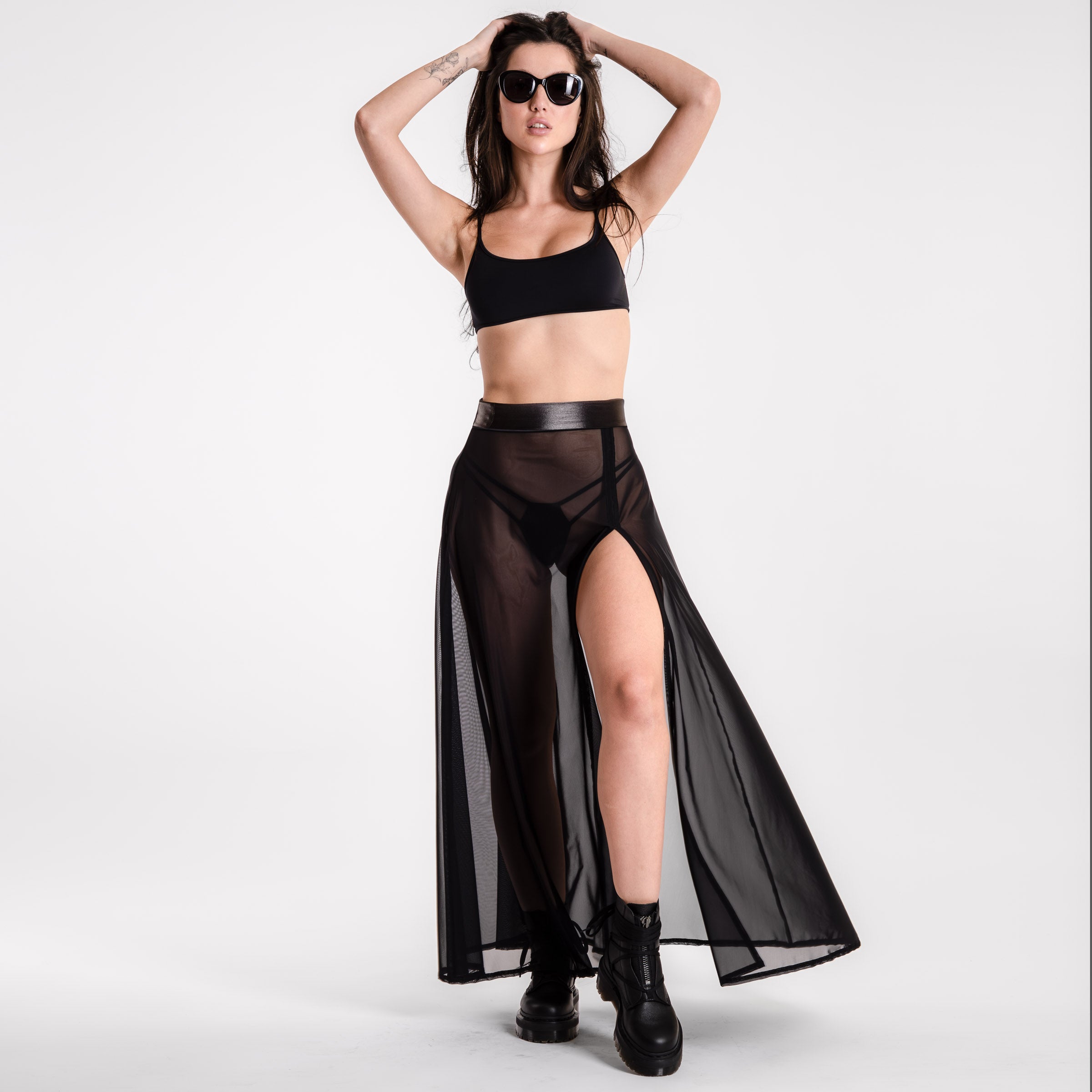 Schwarzer Mesh Maxi Rock mit High-Waist Bund, Cut-out Look und sinnlicher Lucky Cheeks Ästhetik