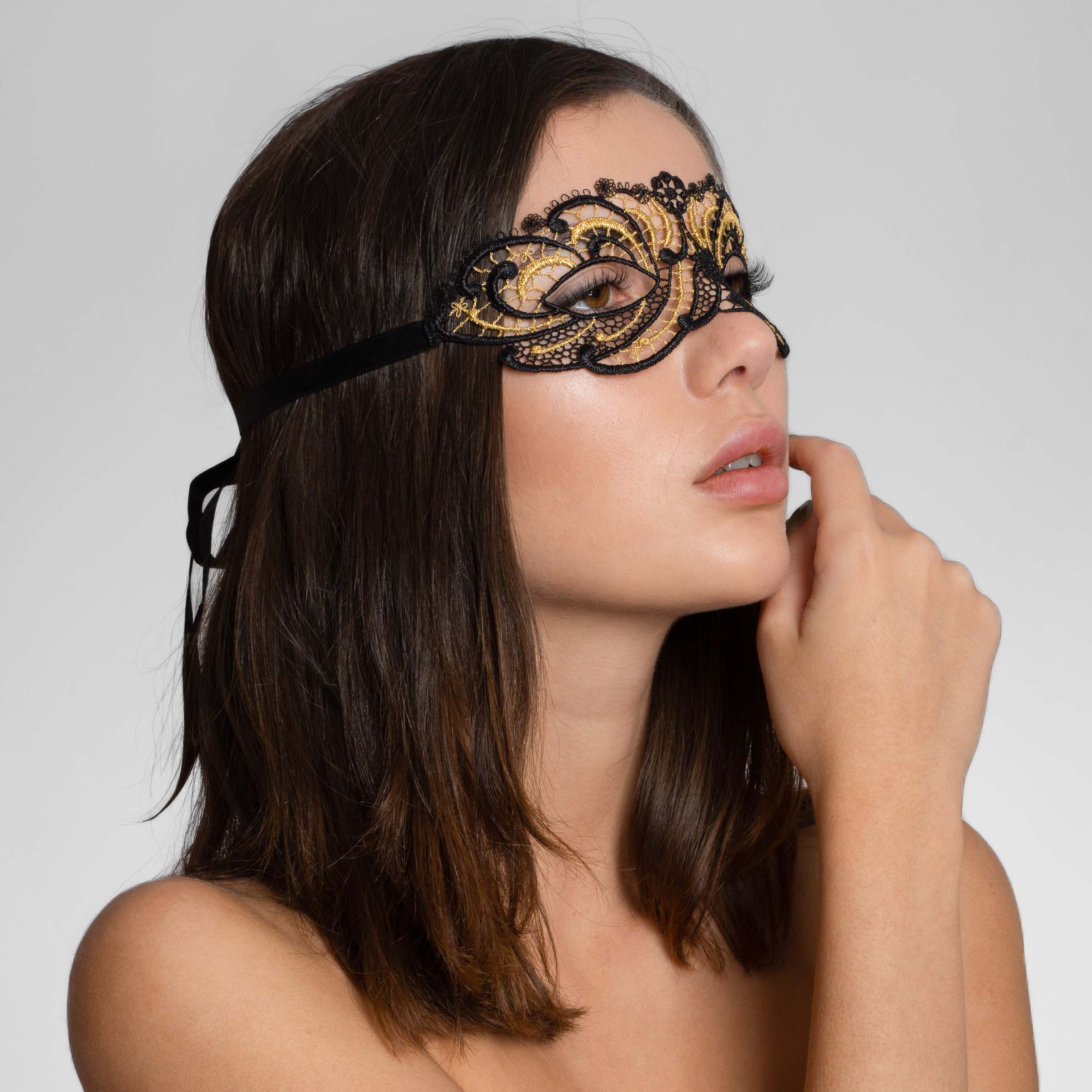 Queen of Love Mask - Black/Gold
