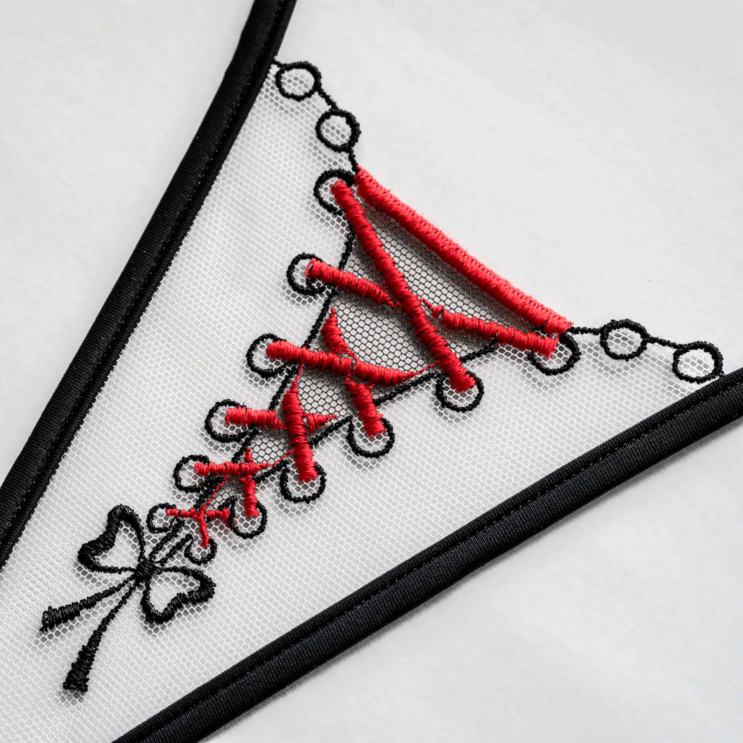 Transparenter Tüll-G-String, black mesh triangle mit red corset embroidery und Schleifen-Detail, edle Dirndl lingerie.